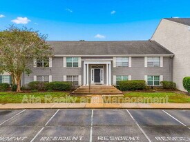 4329 Plaza Gate Ln S in Jacksonville, FL - Building Photo