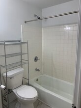 1017 N Schuyler Ave, Unit 3 in Kankakee, IL - Building Photo - Building Photo