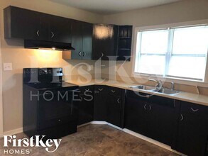 901 Elizabeth Dr in Birmingham, AL - Foto de edificio - Building Photo