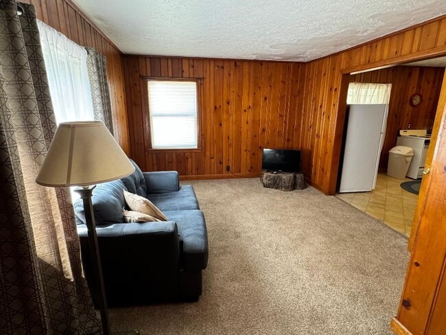 889 S Park Rd in Charleston, WV - Building Photo - Building Photo