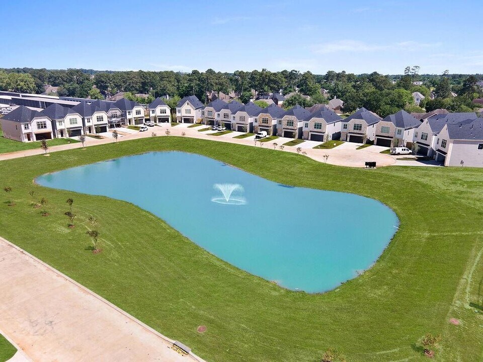 4923 Curiosity Ct in Houston, TX - Foto de edificio