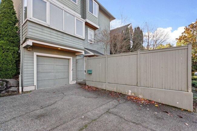 1626 42nd Ave E in Seattle, WA - Building Photo - Building Photo