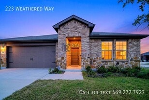 223 Weathered Wy in Nevada, TX - Building Photo