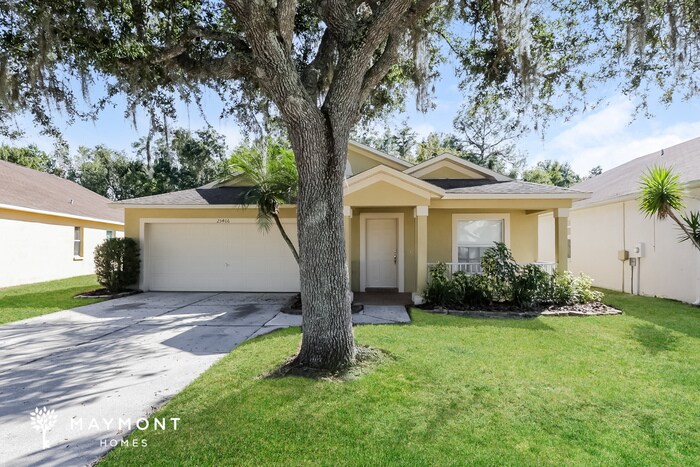 25406-25407 7 Rivers Cir in Land O Lakes, FL - Building Photo