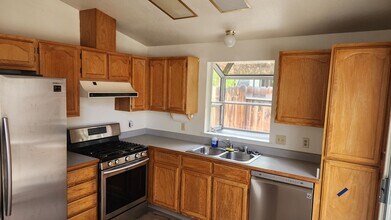 6323 Chesterfield Ln in Reno, NV - Building Photo - Building Photo