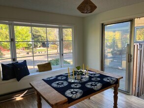 343 NE 63rd Ave in Portland, OR - Foto de edificio - Building Photo