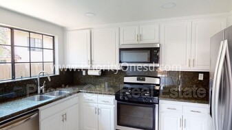 12329 Caminito Mira Del Mar in San Diego, CA - Building Photo - Building Photo