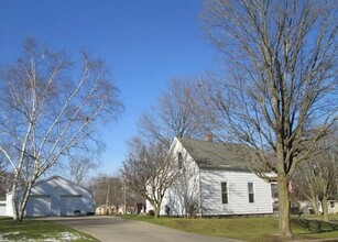 303 Fuller Ave in Big Rapids, MI - Building Photo - Building Photo