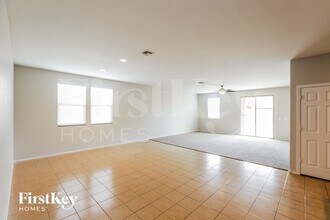 18333 W Onyx Ave in Waddell, AZ - Foto de edificio - Building Photo