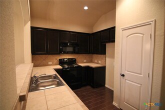 534 Creekside Cir in New Braunfels, TX - Building Photo - Building Photo