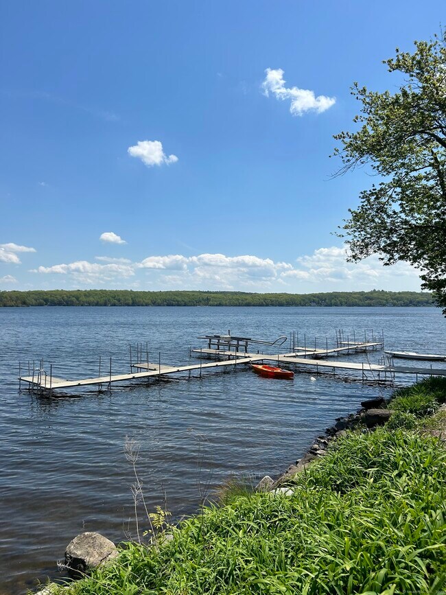410 Bantam Lake Rd in Morris, CT - Building Photo - Building Photo