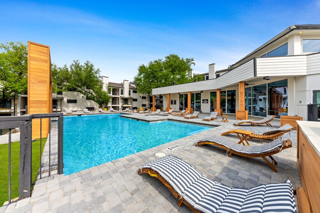 Tides on Park Lane Dallas, TX Apartments