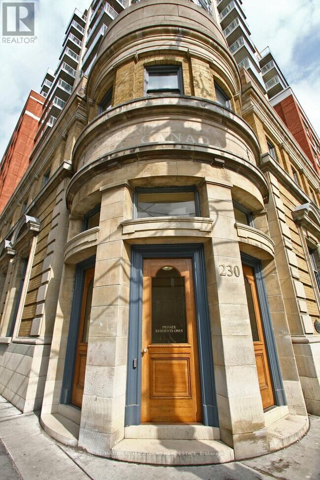 230-1230 King St E in Toronto, ON - Building Photo - Building Photo