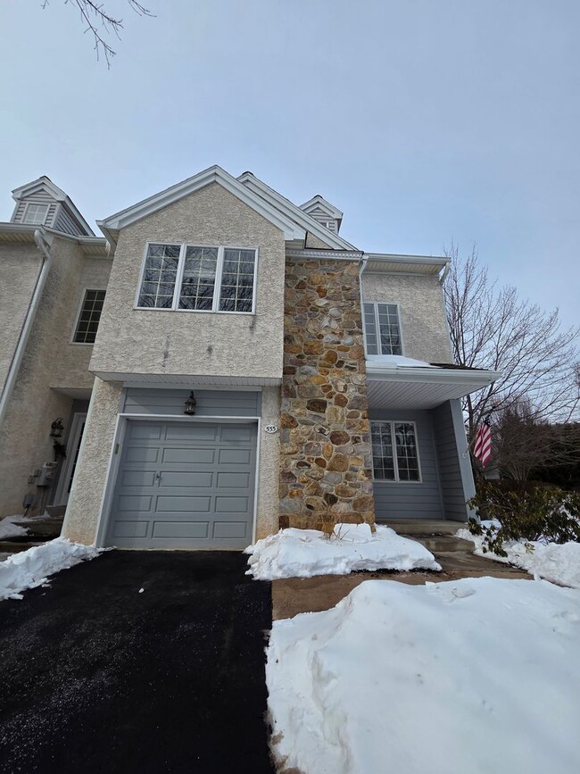 555 W Saxony Dr in Exton, PA - Building Photo - Building Photo