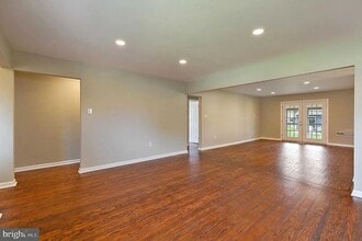 304 Browning Ln in Cherry Hill Township, NJ - Building Photo - Building Photo