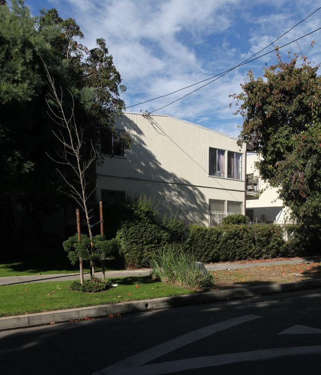 1547 N Alexandria Ave in Los Angeles, CA - Building Photo - Building Photo