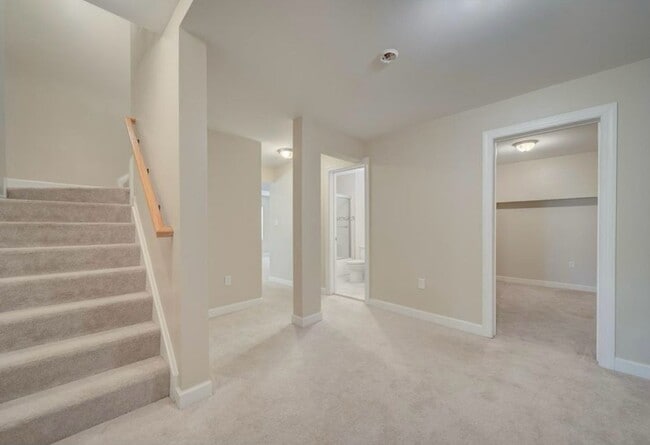 18413 Cedar Dr in Triangle, VA - Building Photo - Building Photo