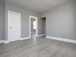 156 Hawthorne Ave, Unit 4 in Newark, NJ - Building Photo - Building Photo