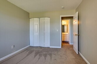 1301 Neelys Bend Rd in Nashville, TN - Building Photo - Building Photo