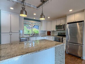 9300 NE 132nd Pl in Kirkland, WA - Building Photo - Building Photo