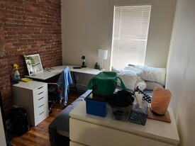 882 Huntington Ave, Unit 4 in Boston, MA - Building Photo