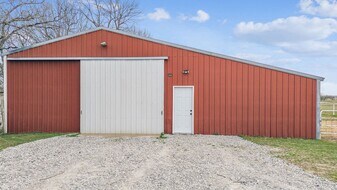 10235 NW 84th Ave in Sperry, OK - Building Photo