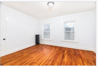 436 Summer St, Unit 1 in Lynn, MA - Foto de edificio - Building Photo