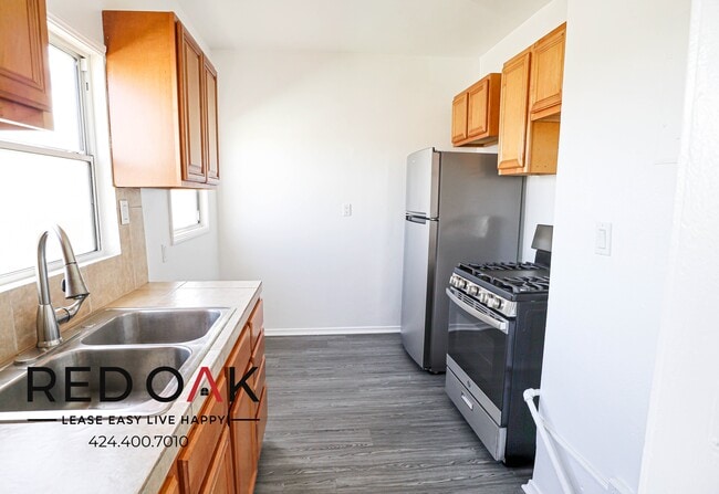 527 W 15th St, Unit 24 in Los Angeles, CA - Building Photo - Building Photo