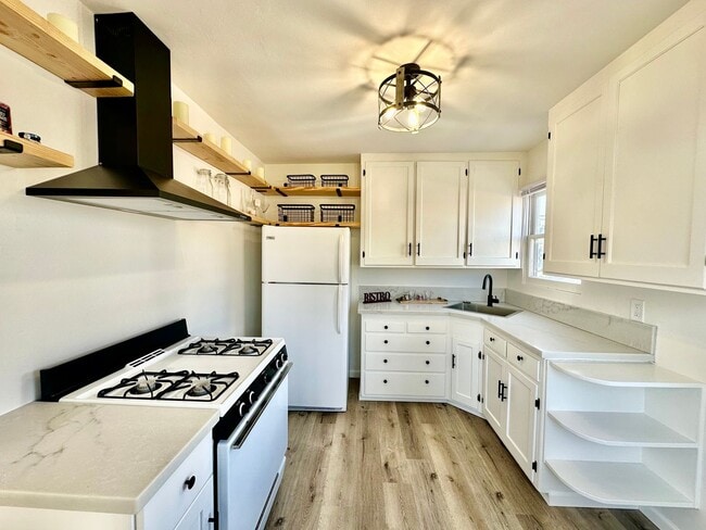 property at 1925 Fortuna Ave