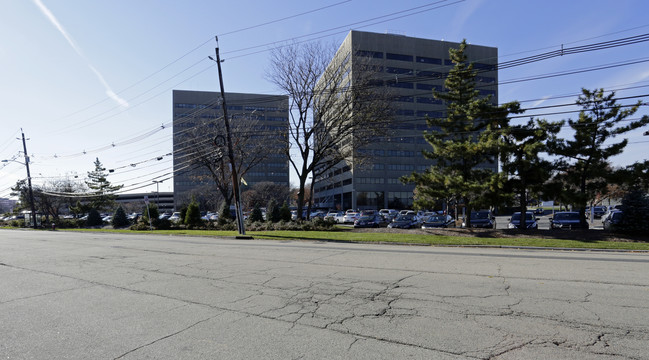 Highland Cross in Rutherford, NJ - Building Photo - Building Photo