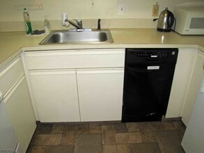 4 Macculloch Ave, Unit 5 in Morristown, NJ - Building Photo - Building Photo