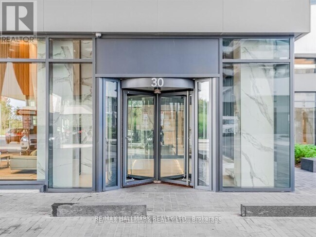 30 Shore Breeze Dr in Toronto, ON - Building Photo - Building Photo