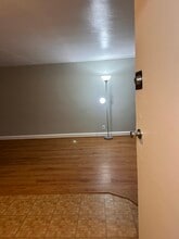 1335 E Sedgwick St, Unit 2 in Philadelphia, PA - Foto de edificio - Building Photo