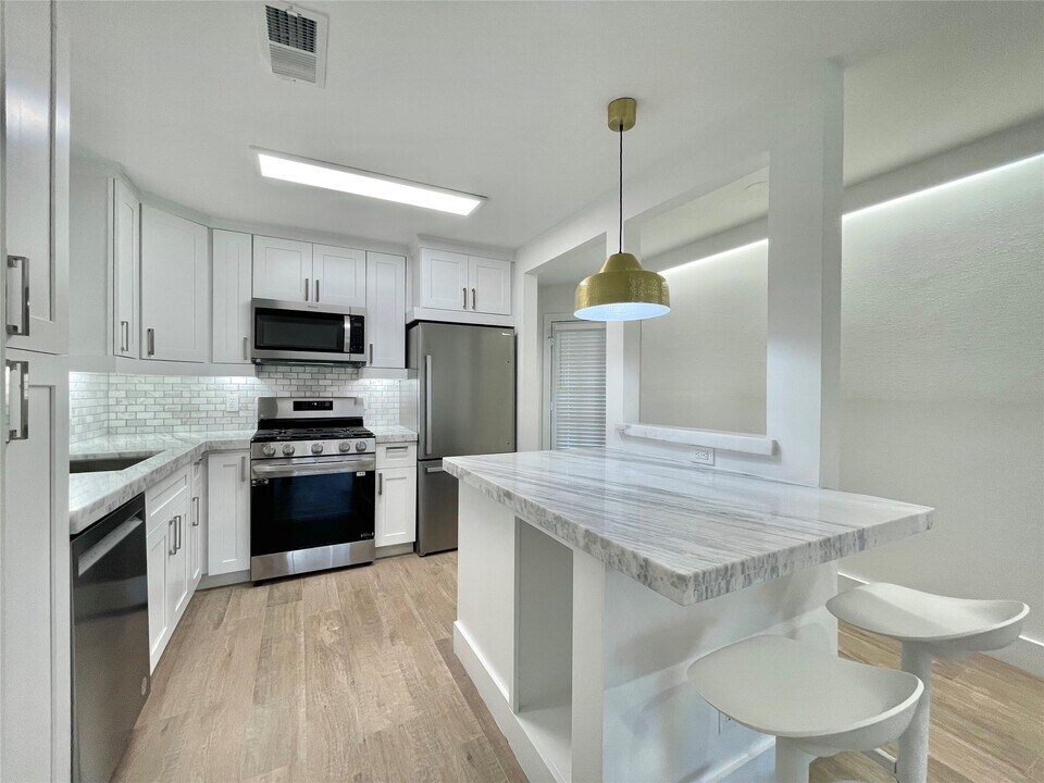 614 Kipling St in Houston, TX - Building Photo