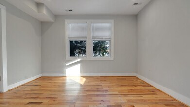 1911 M St NE in Washington, DC - Building Photo - Building Photo