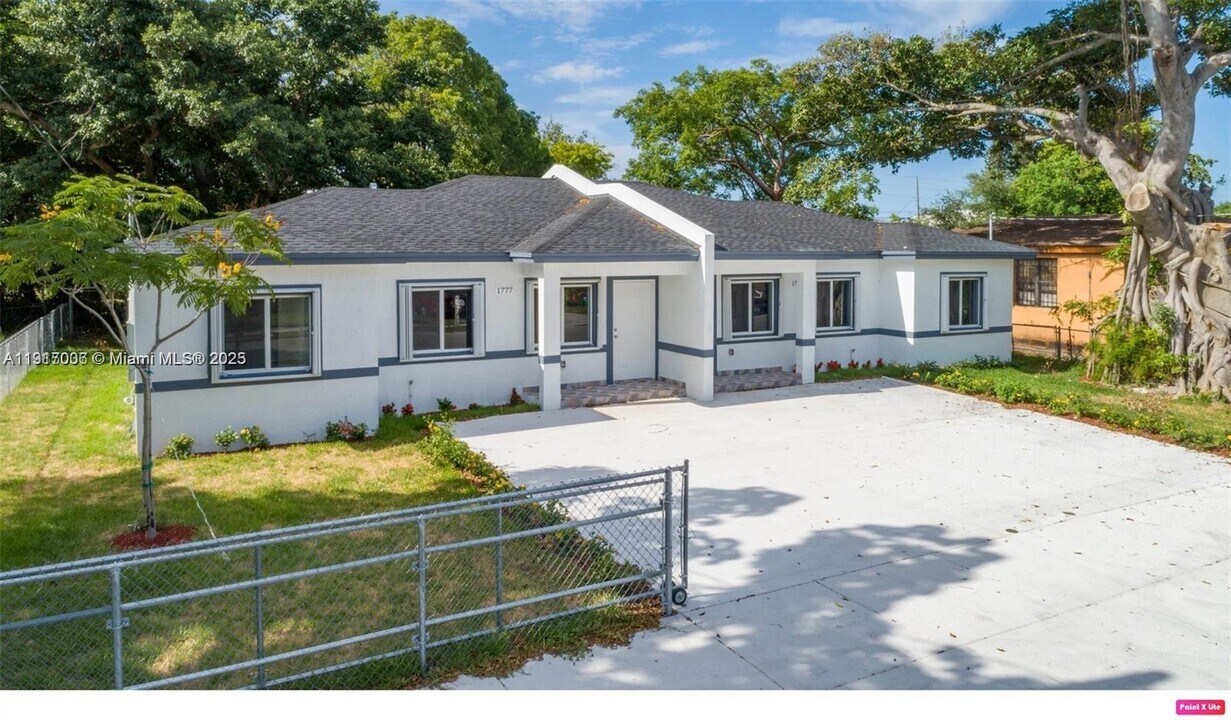 1775 NW 65th St in Miami, FL - Building Photo