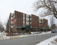 Eugene Hanratta Senior Housing in Watervliet, NY - Foto de edificio - Building Photo