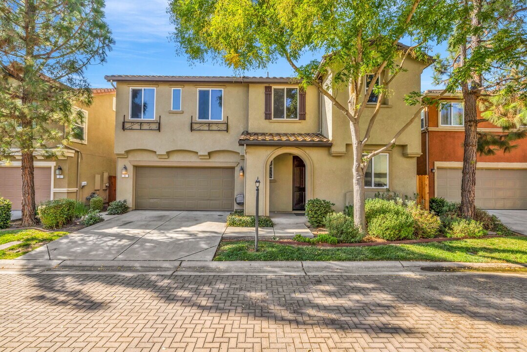 9 Dulcibbella Pl in Sacramento, CA - Building Photo