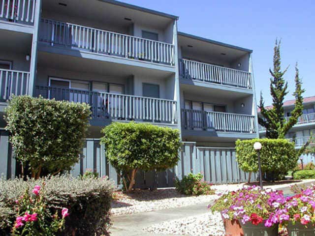 Franciscan Apartment Homes in Vallejo, CA - Foto de edificio - Building Photo