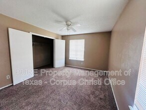 421 Antares Dr in Corpus Christi, TX - Building Photo - Building Photo