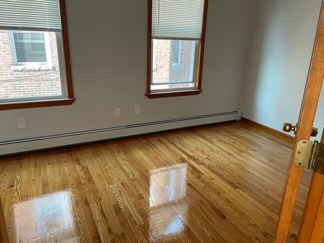 472 Windsor St in Cambridge, MA - Building Photo - Building Photo