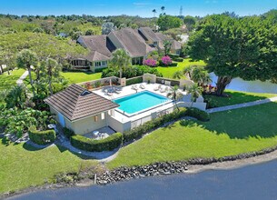 2624 Muirfield Ct in Wellington, FL - Foto de edificio - Building Photo