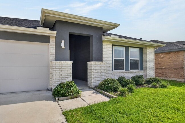 property at 29510 Paytons Park Ct