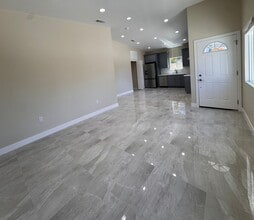 11788 Quartz Ave in Fountain Valley, CA - Building Photo - Building Photo