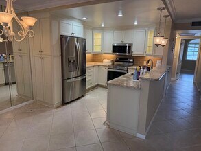 1035 Rexford B in Boca Raton, FL - Foto de edificio - Building Photo