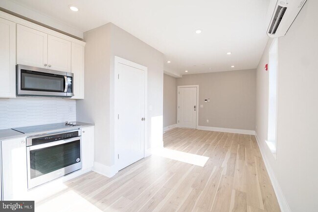 720 N Preston St in Philadelphia, PA - Building Photo - Building Photo