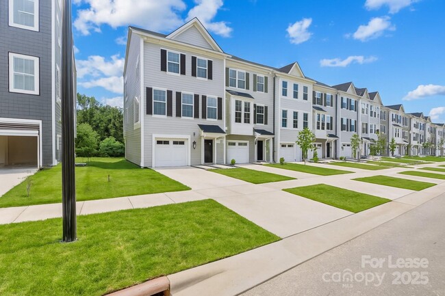 3322 Beeler Ln in Charlotte, NC - Building Photo - Building Photo