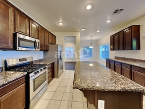 2974 E Gables Vale Ct in Las Vegas, NV - Building Photo - Building Photo