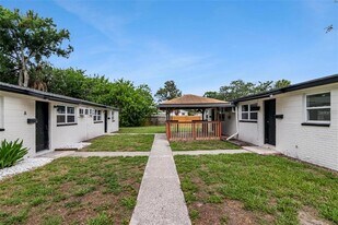 6713 S Kissimmee St in Tampa, FL - Building Photo