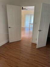 1325 N 16th Ct in Hollywood, FL - Building Photo - Building Photo